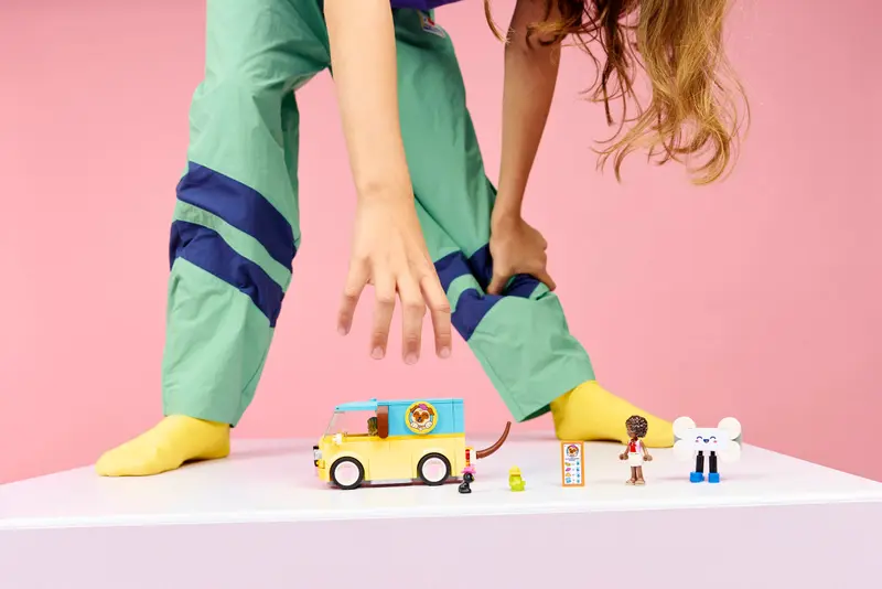 Lego Friends Pet Accessories Van 42678 - Image 4