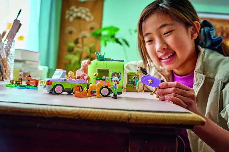 Lego Friends Horse & Baby Foal Trailer 42695 - Image 4