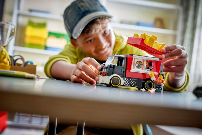 Lego City Fries Food Truck 60488 - Image 4