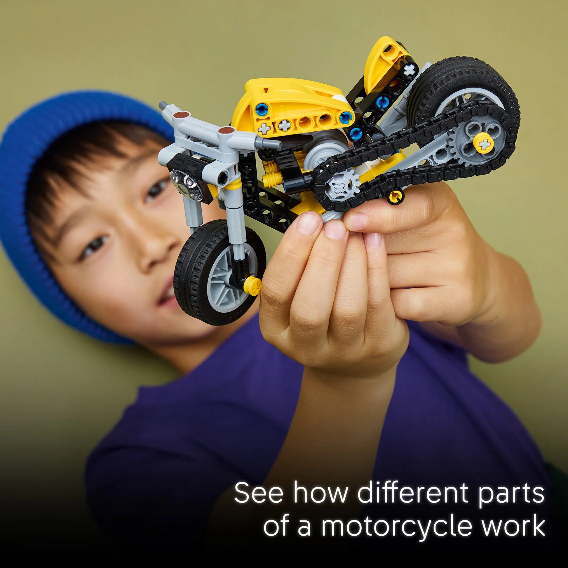 Lego Tech Yellow Motorcycle 42225 - Image 4