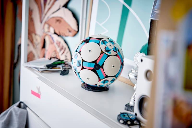 Lego Editions Soccer Ball 43019 - Image 3