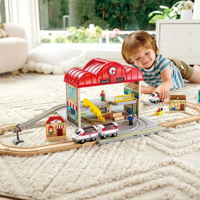Hape Portable Train Station Set - Image 2