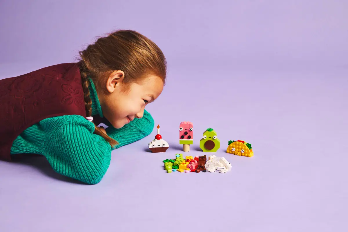 Lego Classic Creative Food Friends 11039 - Image 4