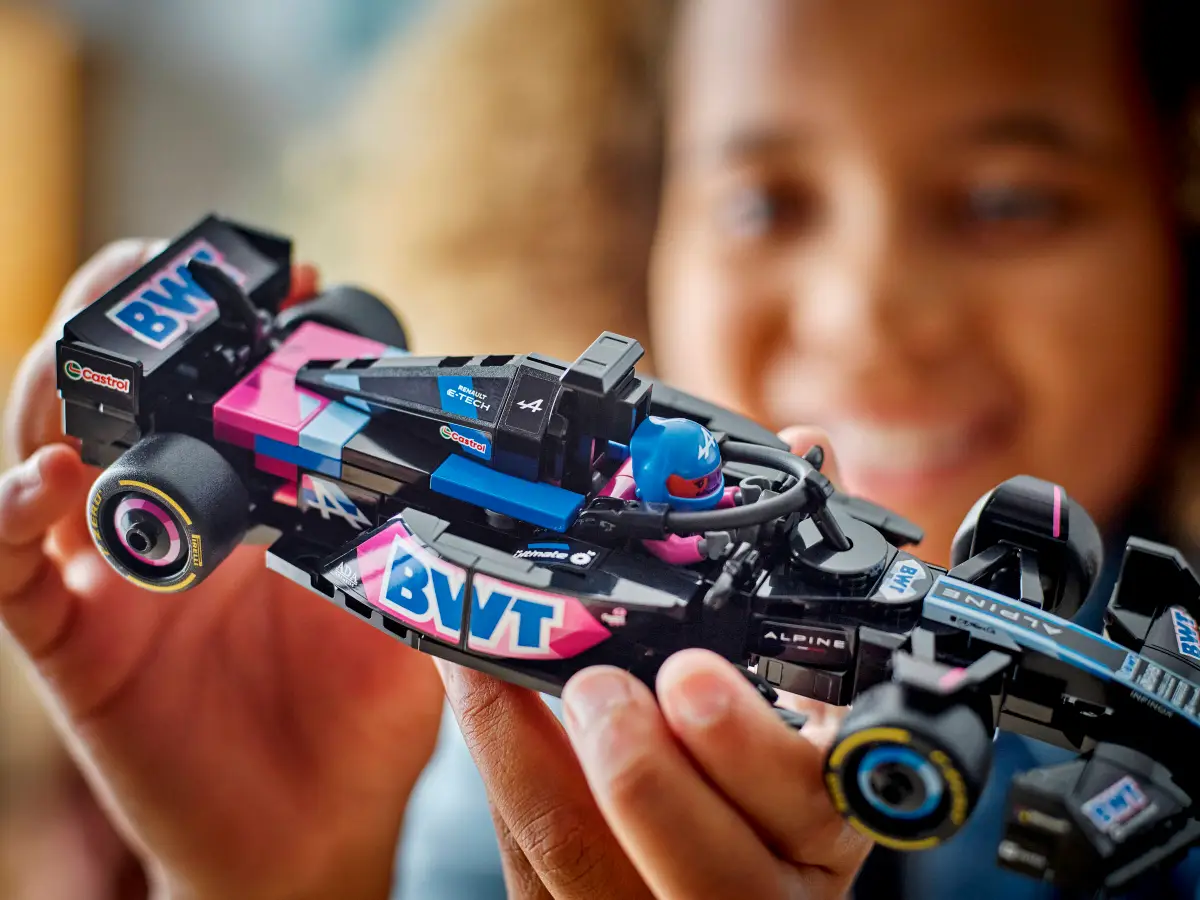 Lego SC BWT Alpine A524 F1 Race Car 77248 - Image 4