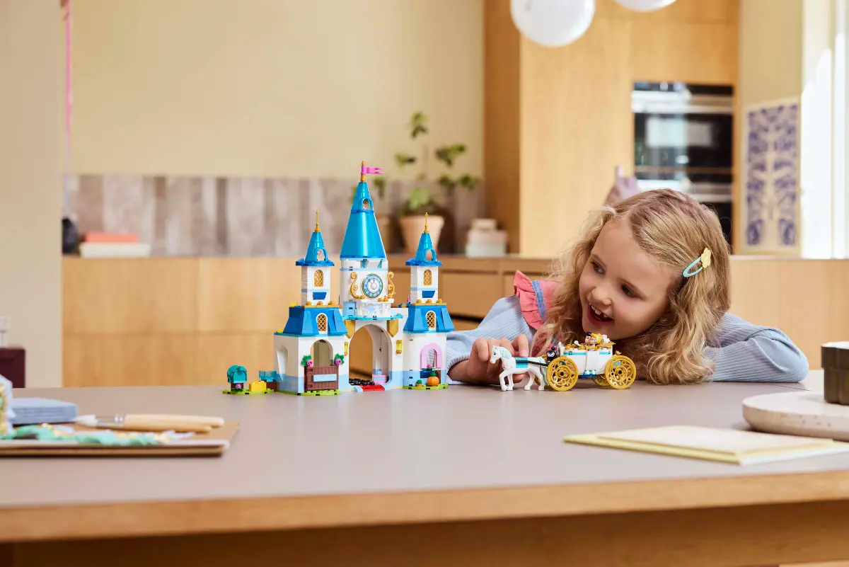 Lego Disney Cinderella's Castle & Horse 43275 - Image 4