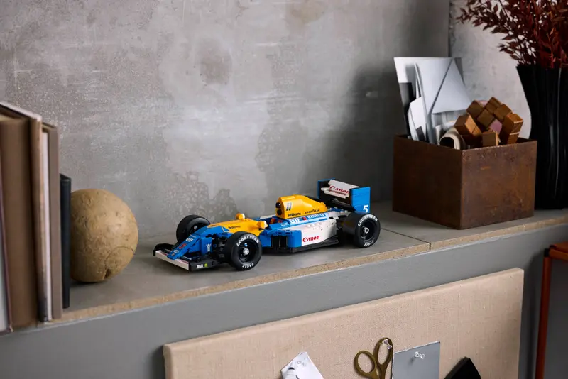 Lego Icon Williams Racing & Nigel Mansell 10353 - Image 4