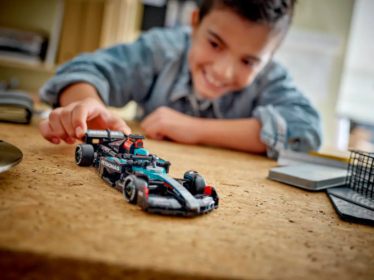 Lego SC Mercedes AMG F1 Race Car 77244 - Image 4